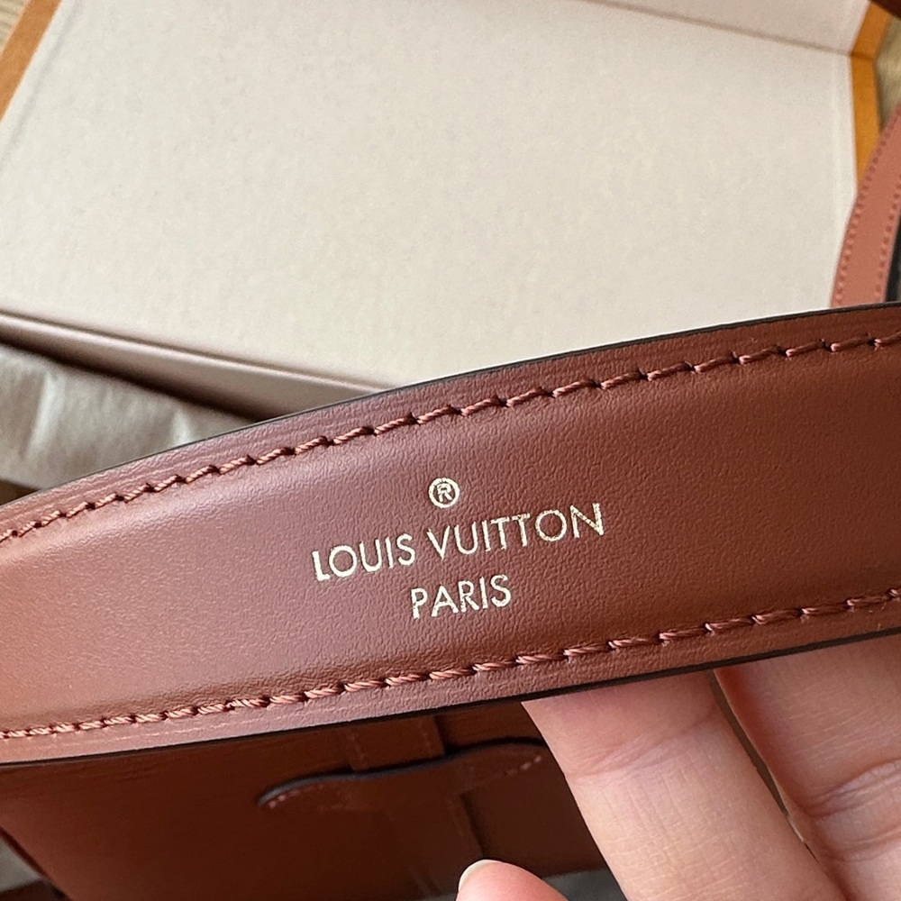 Louis Vuitton SAMURE BB Crossbody Bag - Picture 6 of 11